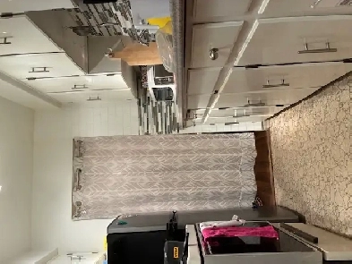 1 Bed Apartment Near Queen Image# 1