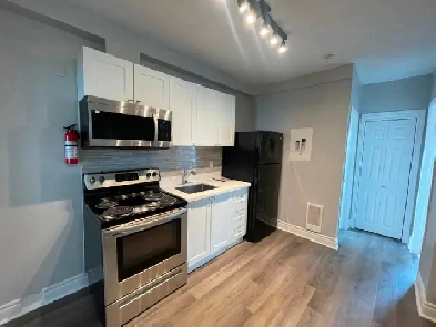 Updated three bedroom apartment in Welland! Image# 1
