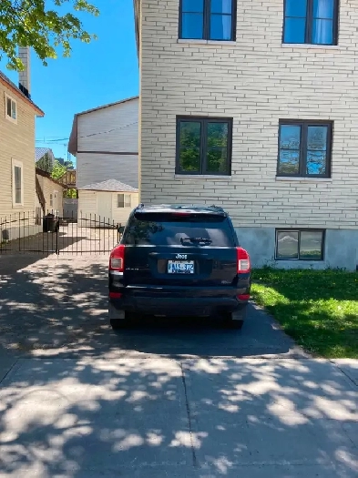 Parking spot for rent in downtown Ottawa Image# 1