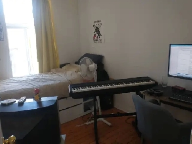 Room for rent in the Plateau Image# 1