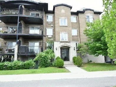 Condos a louer sur boul daniel johnson Laval Image# 1