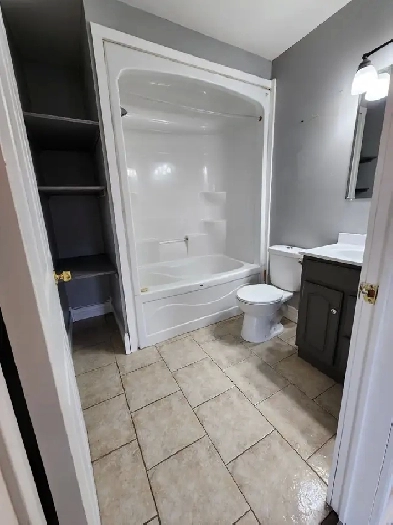2 level duplex for rent Image# 8
