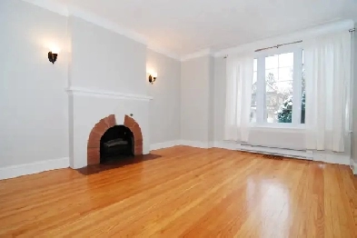 Main floor 2 bedroom apartment for rent in Civic Hospital area. Image# 2