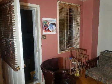 Large Roon for rent near Metro Fabr Image# 1