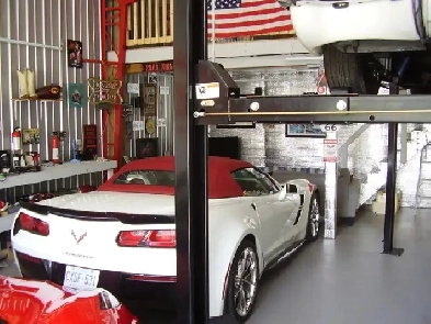 Singhampton bungalow with detached 1000 sq ft Garage Image# 1