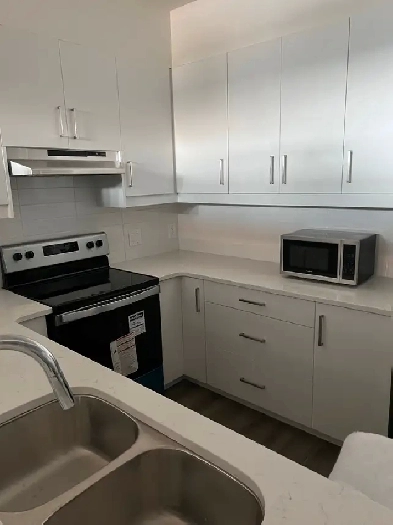 3 bedroom townhome for rent in London Ontario for $2,800/mth Image# 12