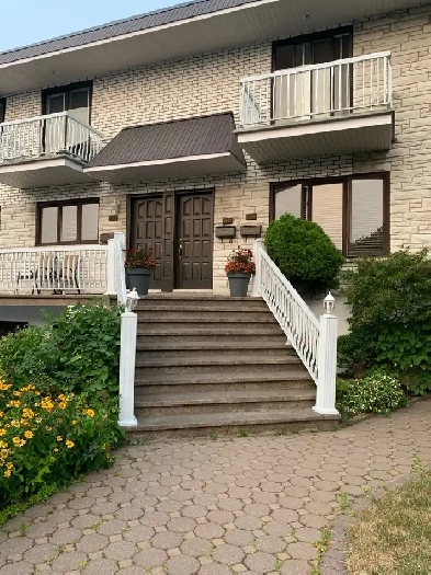 Beautiful upper duplex  4 1/2 St. Leonard Image# 8