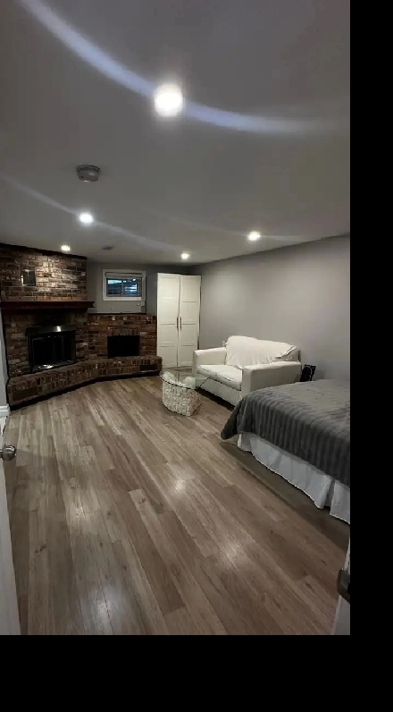 BATCHELORE APARTMENT FOR RENT- STEELES AND BATHURST Image# 1