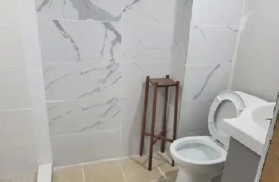 Huge 1 bedroom basement Apt Image# 1