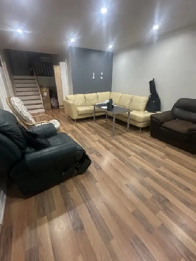 Bright 3-Bed with Pot Lights Near Georgian College Image# 1