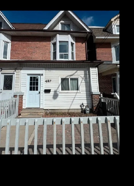 1 Bedroom on second floor in House Toronto East Image# 1