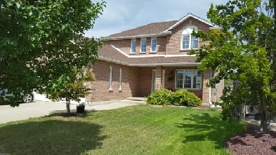 4 BDRM/3.5 BA South Windsor house move in FLEXIBLE in SEPT Image# 1