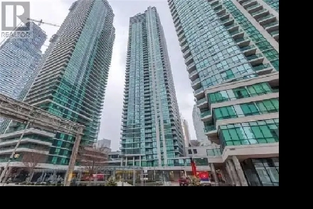 Luxury furnished one-bedroom in the heart of downtown Toronto. Image# 1