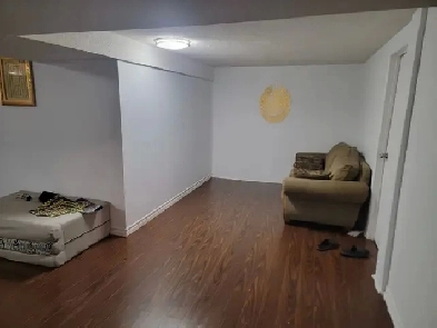 Spacious three-bedroom basement available for rent near Bristol Image# 1