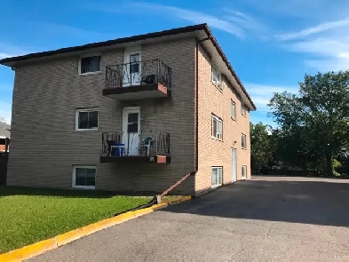 Large 1  Bdrm H&H/Wifi/Parking Incl. , Close to Shopping, Secure Image# 4