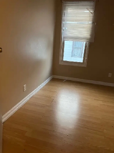 Single or shared Room for rent near Windsor university Image# 1