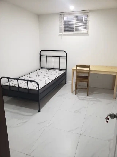 Room for student near Leslie St/ McNicol Ave Image# 1
