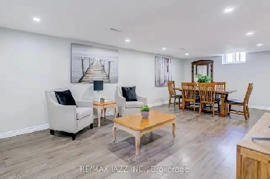 2 BEDROOM/1 BATHROOM BRIGHT SPACIOUS BASEMENT FOR RENT Image# 3