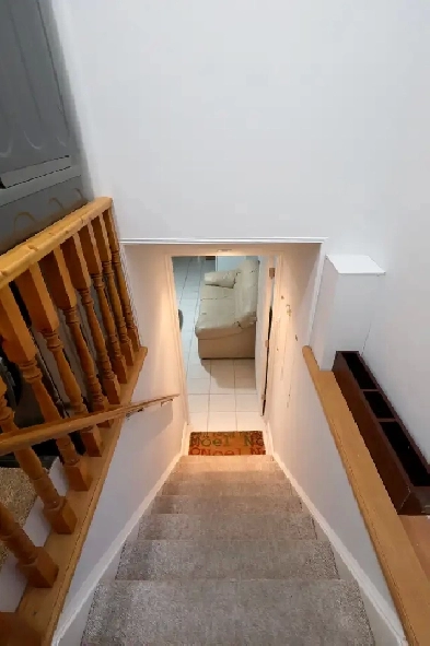 BRIGHT & SPACIOUS BASEMENT FOR RENT - 1 BR / 1 Bath Image# 4