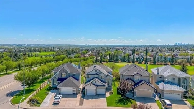 9 Panorama Hills Manor NW Calgary, AB T3K 5K6 Image# 6