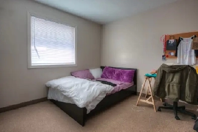 ROOM FOR MALE STUDENT - 2 MINUTES WALK TO LAURIER Image# 9