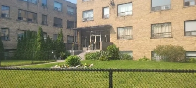 Bachelor studio apartment Etobicoke Image# 1