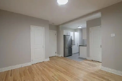 2 bedroom 1 bath on Queen Mary and Côte-des-Neiges - ID 4084 Image# 11