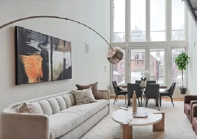 HUGE Stunning Furnished  4 Bedroom Parking! Toronto House Rental Image# 8