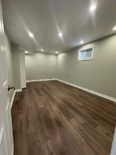 1 Room Shared Bathroom available for Rent Image# 4