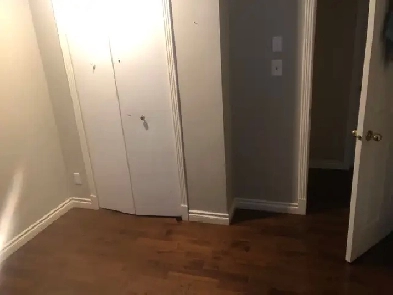 Room available rundle NE Image# 1