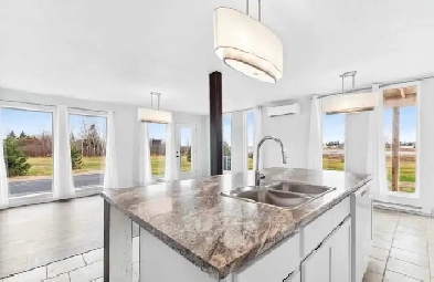 2 Beds/1 Bath Water View Apartment Image# 9