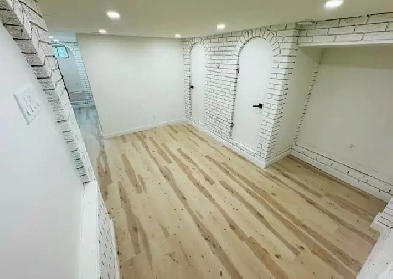 1   Den Bsmnt Apt – Queen West, Steps from Trinity Bellwoods Prk Image# 3