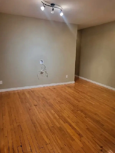 2 bedroom unit $1200 Image# 5