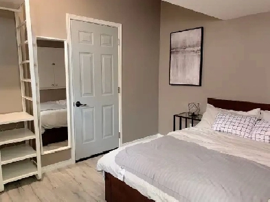 Furnished Bedroom Near Warden Station Image# 1