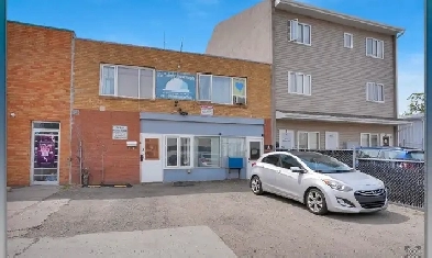 Two Bdrm Upper Suite Three Plex Image# 2