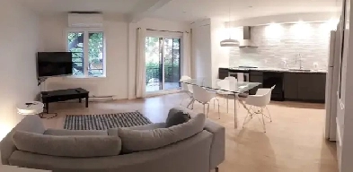 Ground Level Duplex 51/2  (3br) With Yard and Garage Image# 1