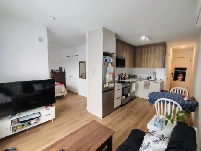 Lachine Studio Lease Transfer (With parking) Image# 1