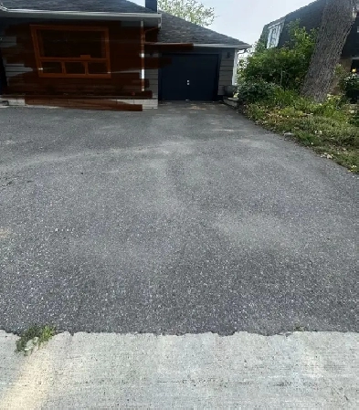 Airport Parking – 10 Mins from YUL – Safe Private Driveway Image# 1