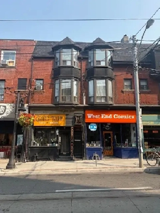 Queen st w Roncesvalles, GreatStudio,$1649,Sept1,deck,over shop, Image# 1