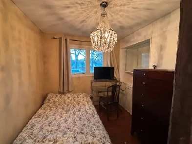 Room to rent 5 min walk to U of M Image# 2