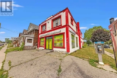High-Visibility Retail with Apartment – Freestanding Building Image# 1