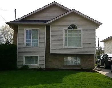 Student Housing -  Windsor: Prime Location & All-Inclusive Image# 1