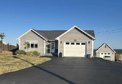Meticulously maintained 2-apartment home Image# 2