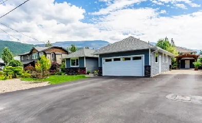 503 Pine St, Sicamous, BC Image# 10