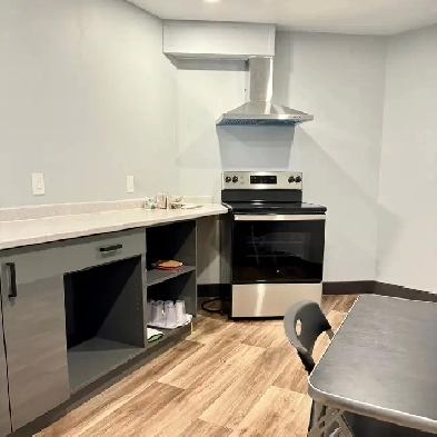 Worker & Student Accommodations – Ramada by Wyndham Kamloops Image# 1