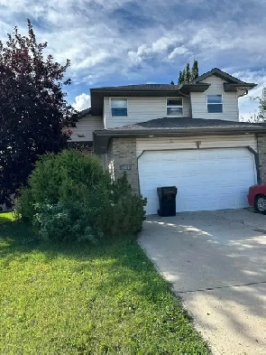 4 Bed   Den 3 Bath House/Garage in Country Club West Avail Oct 1 Image# 7