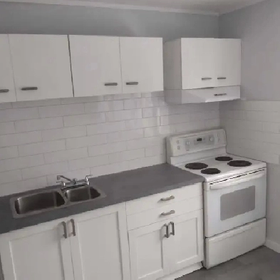 2br apartment westbroadway Image# 6