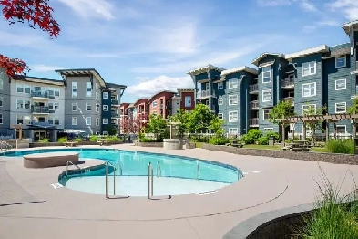 Condo living with RARE fenced yard Image# 8