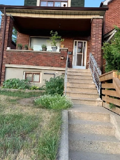 2 bedroom apartment in house Image# 6