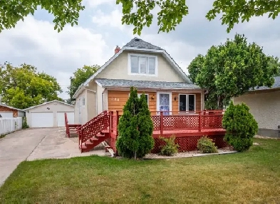 Long-time family home! Open Sun Aug 12, 12–1:30! Image# 4